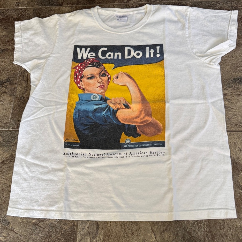 Vtg Gildan Smithsonian We Can Do It Rosie Riveter Graphic T Shirt‎ Medium White